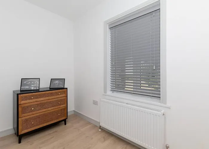 Charming Gateshead Retreat - Close To Newcastle - Angel Of The North