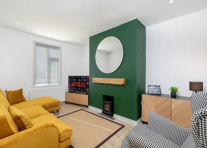 Charming Gateshead Retreat - Close To Newcastle - Angel Of The North
