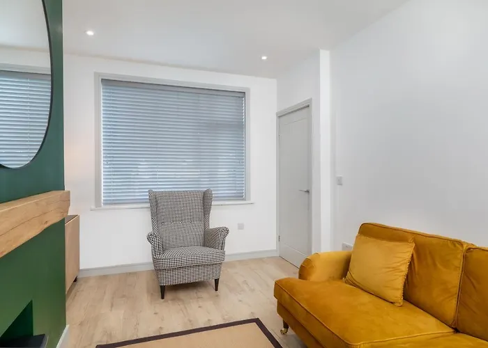 Charming Gateshead Retreat - Close To Newcastle - Angel Of The North